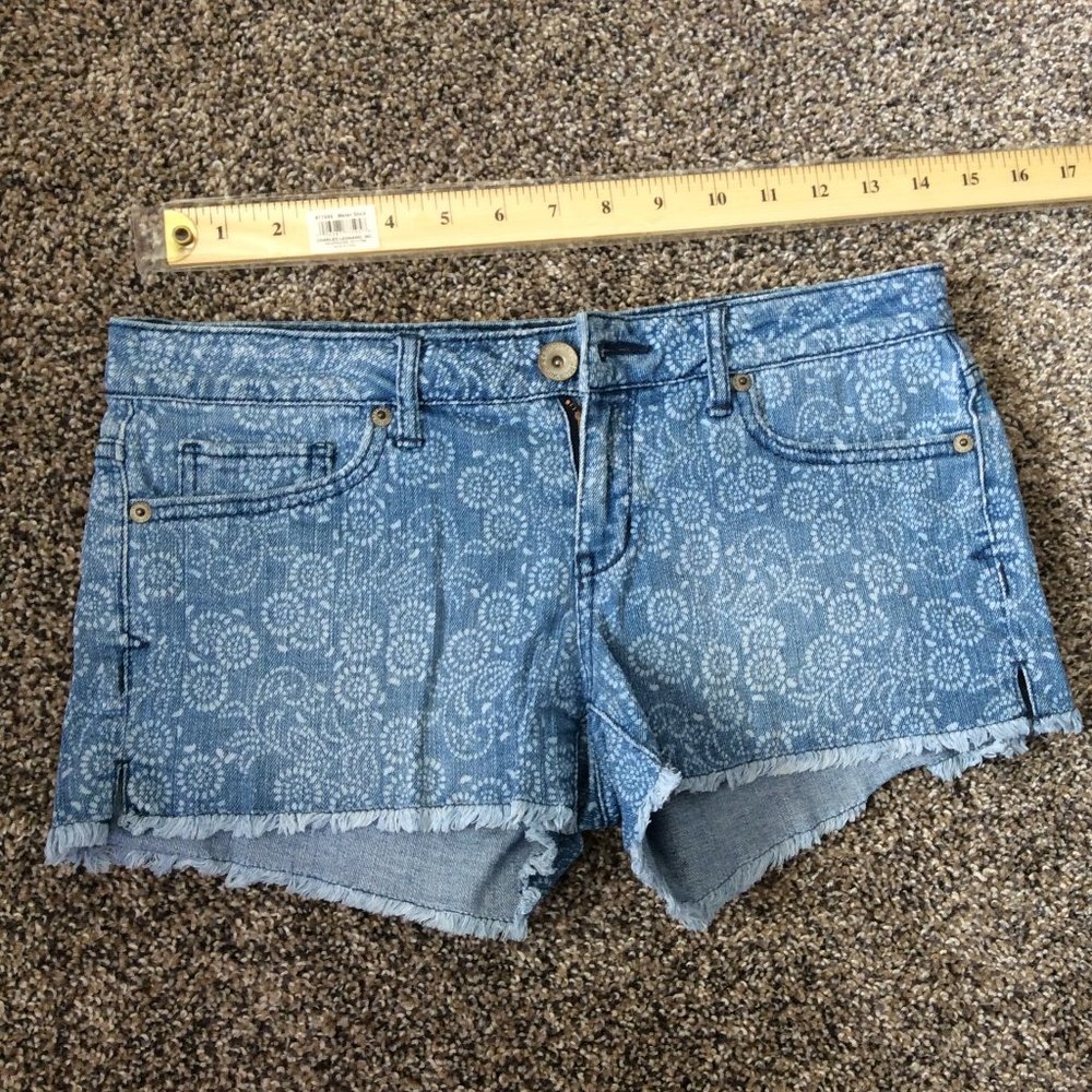 Aeropostale denim shorts SIZE 3/4